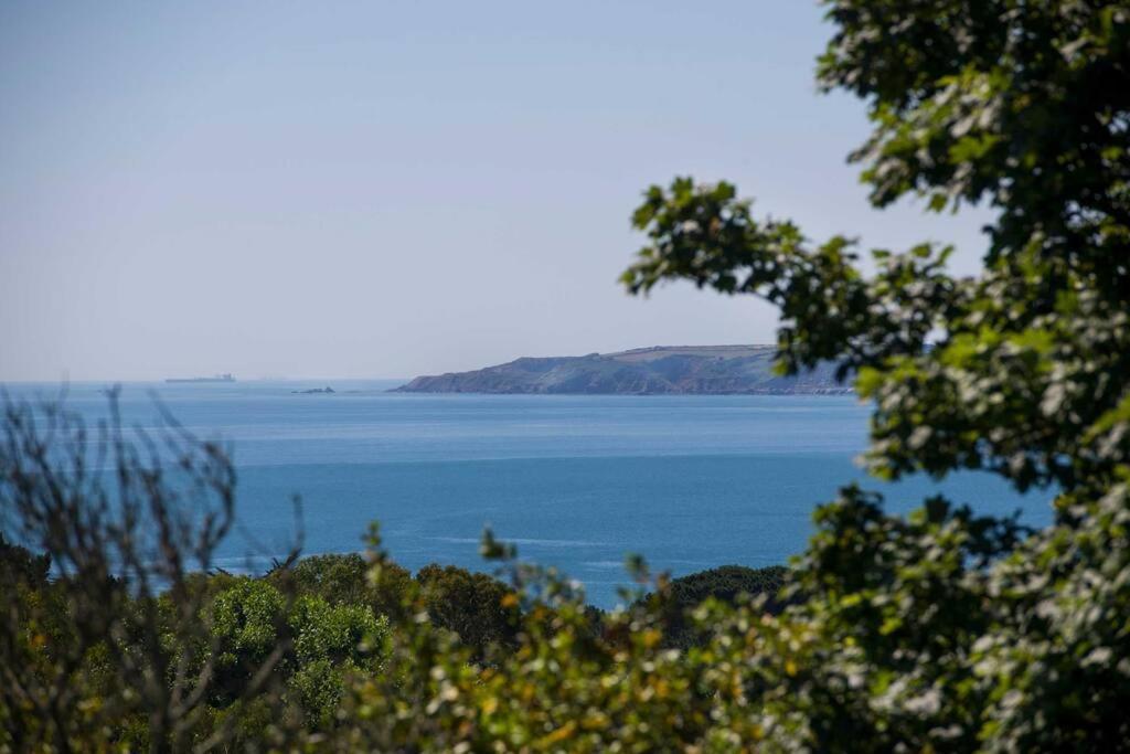 Manacles - Spacious Flat Near Beach With Sea Views & Parking Falmouth Eksteriør billede