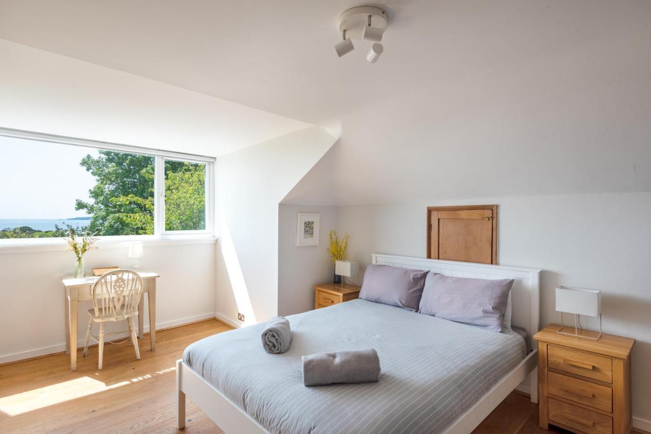 Manacles - Spacious Flat Near Beach With Sea Views & Parking Falmouth Eksteriør billede